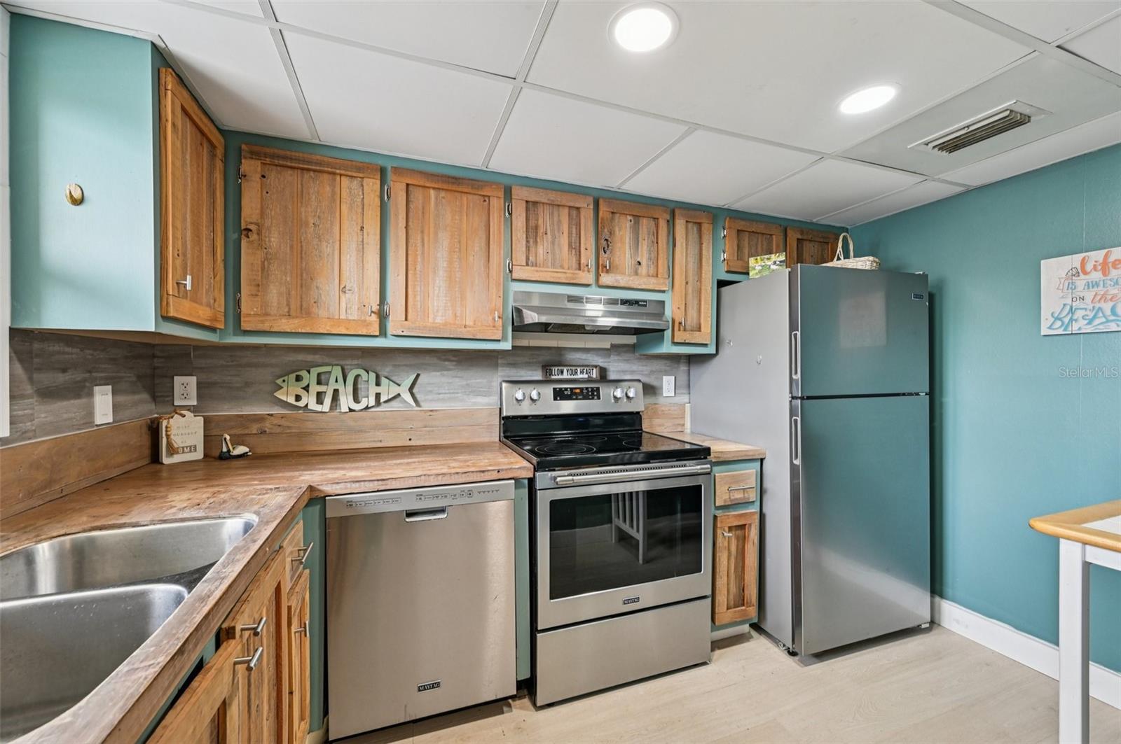 SABAL PALM GARDENS PH I - Residential