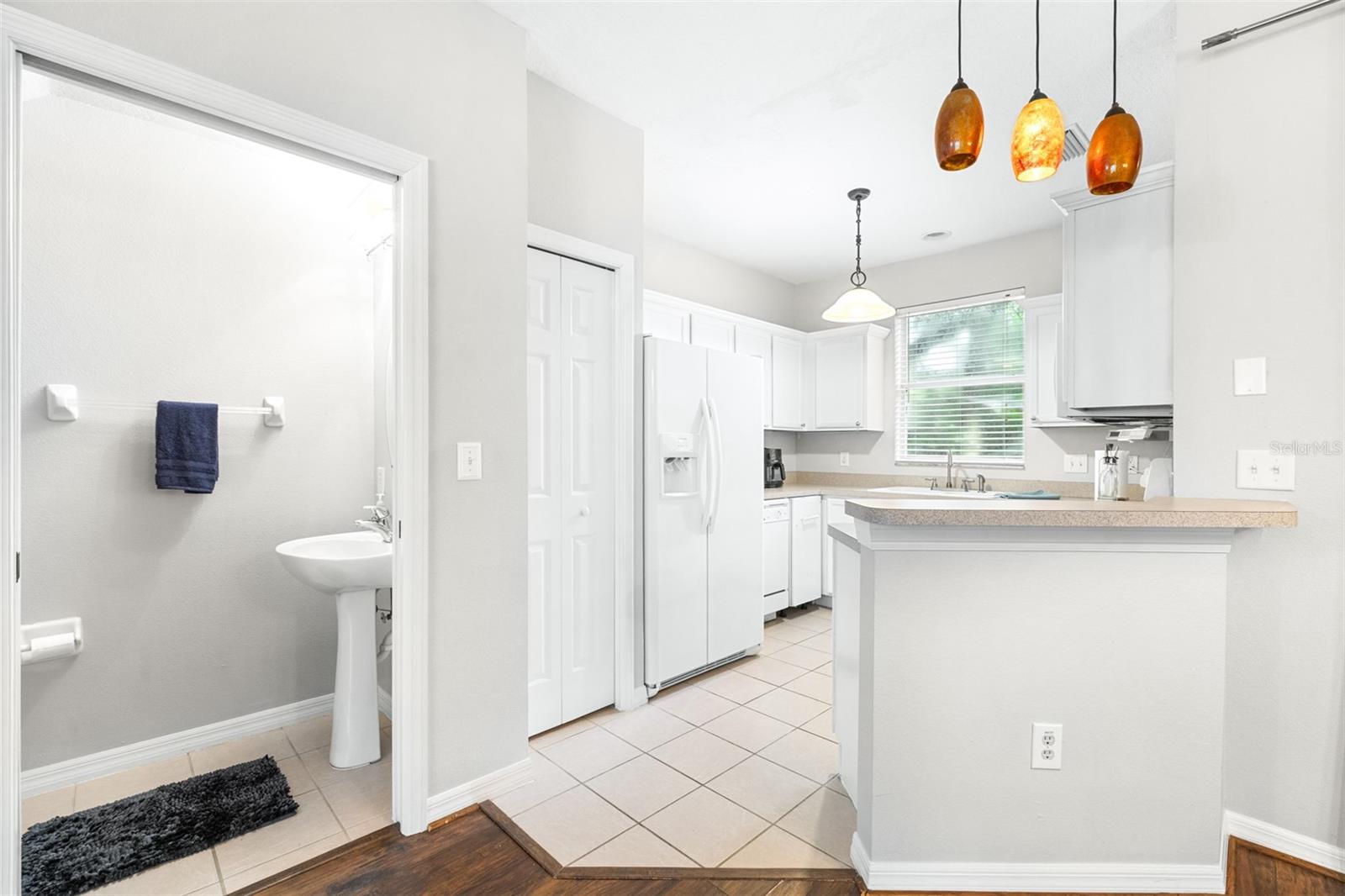 OAK VALLEY TWNHMS - Residential