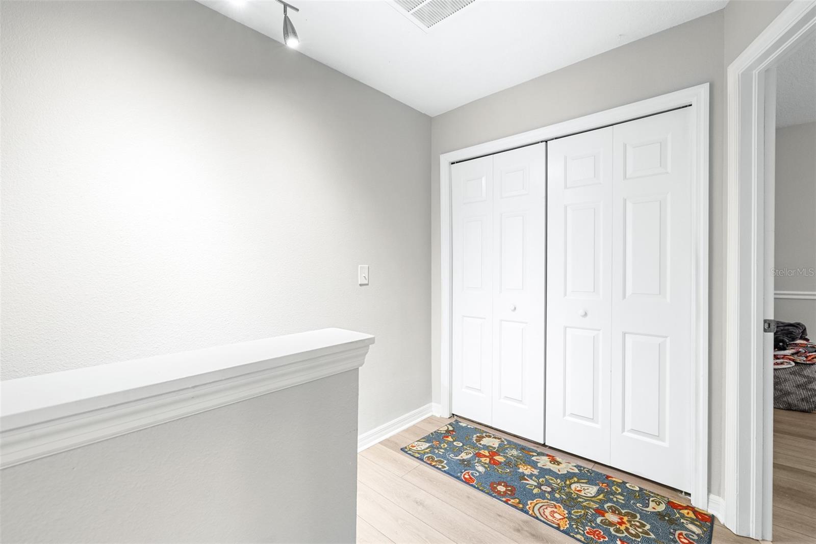 OAK VALLEY TWNHMS - Residential