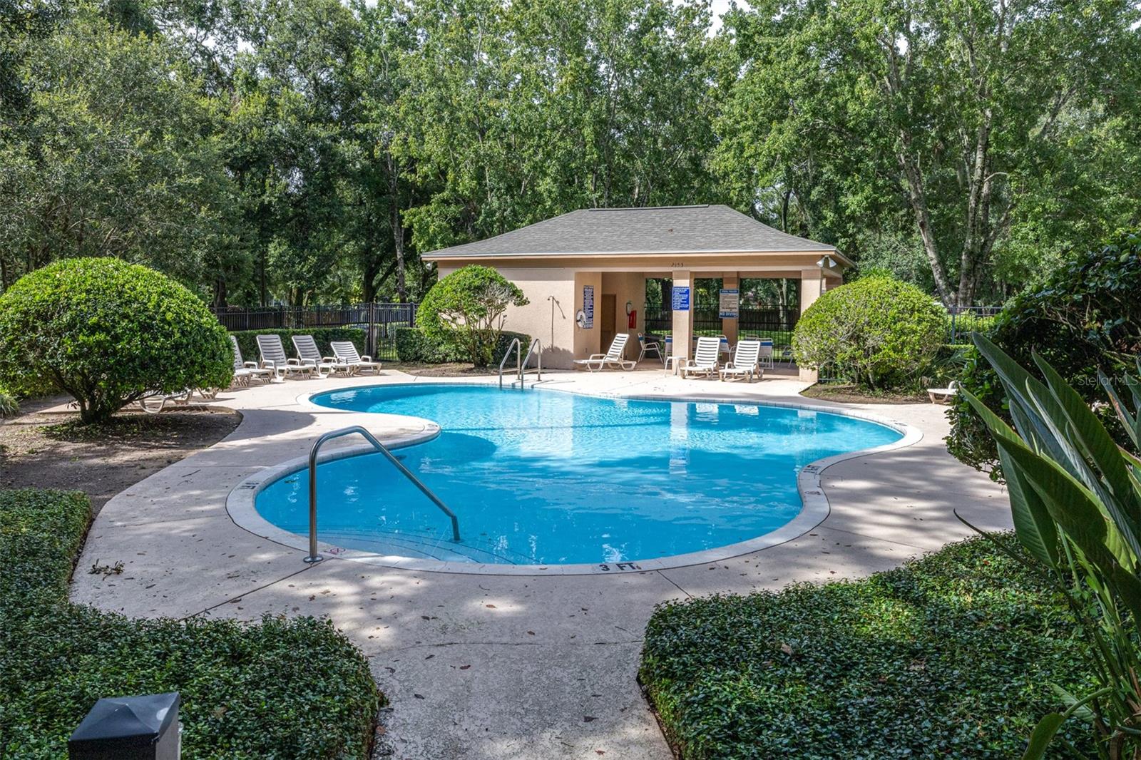 OAK VALLEY TWNHMS - Residential