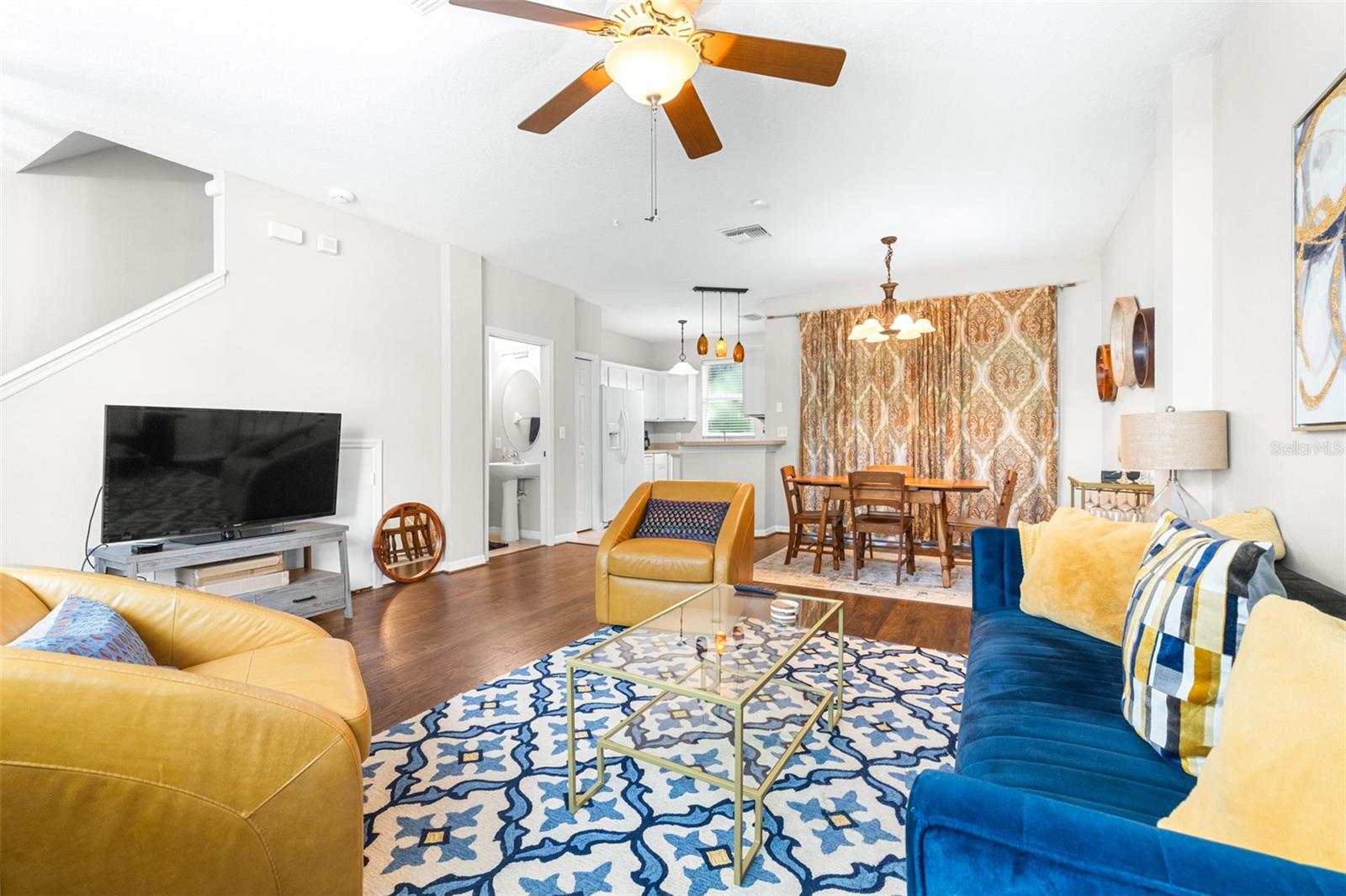 OAK VALLEY TWNHMS - Residential