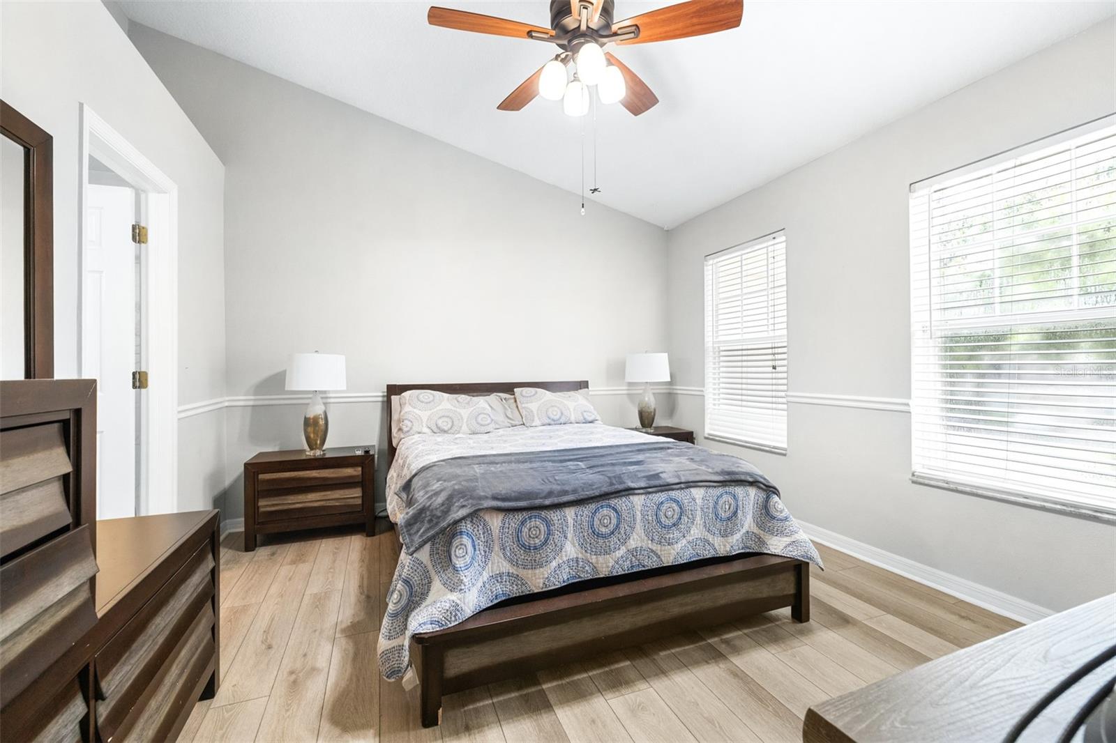 OAK VALLEY TWNHMS - Residential