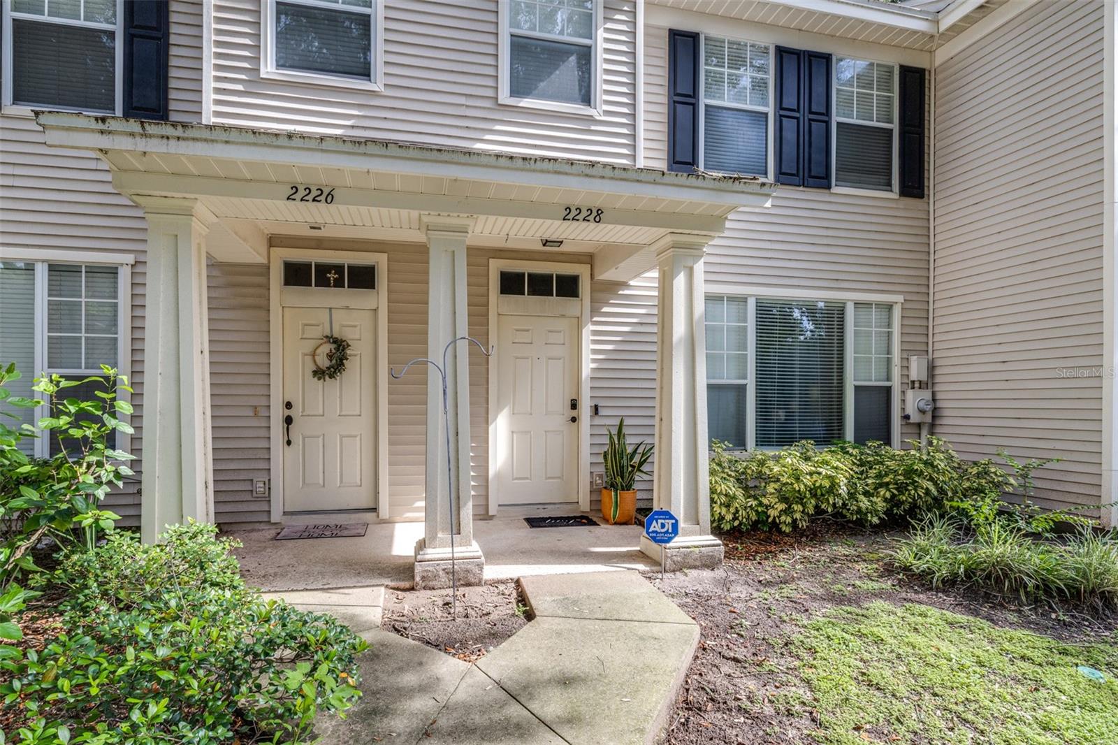 OAK VALLEY TWNHMS - Residential