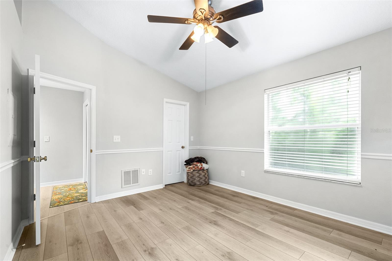 OAK VALLEY TWNHMS - Residential