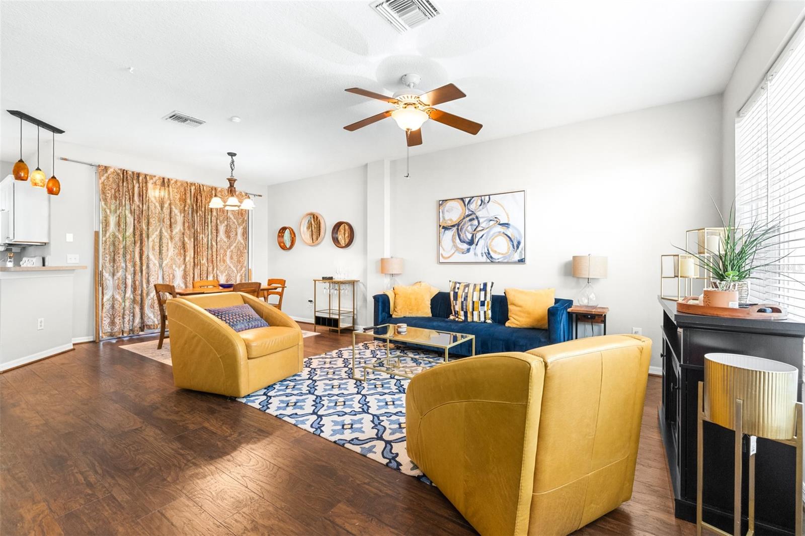 OAK VALLEY TWNHMS - Residential