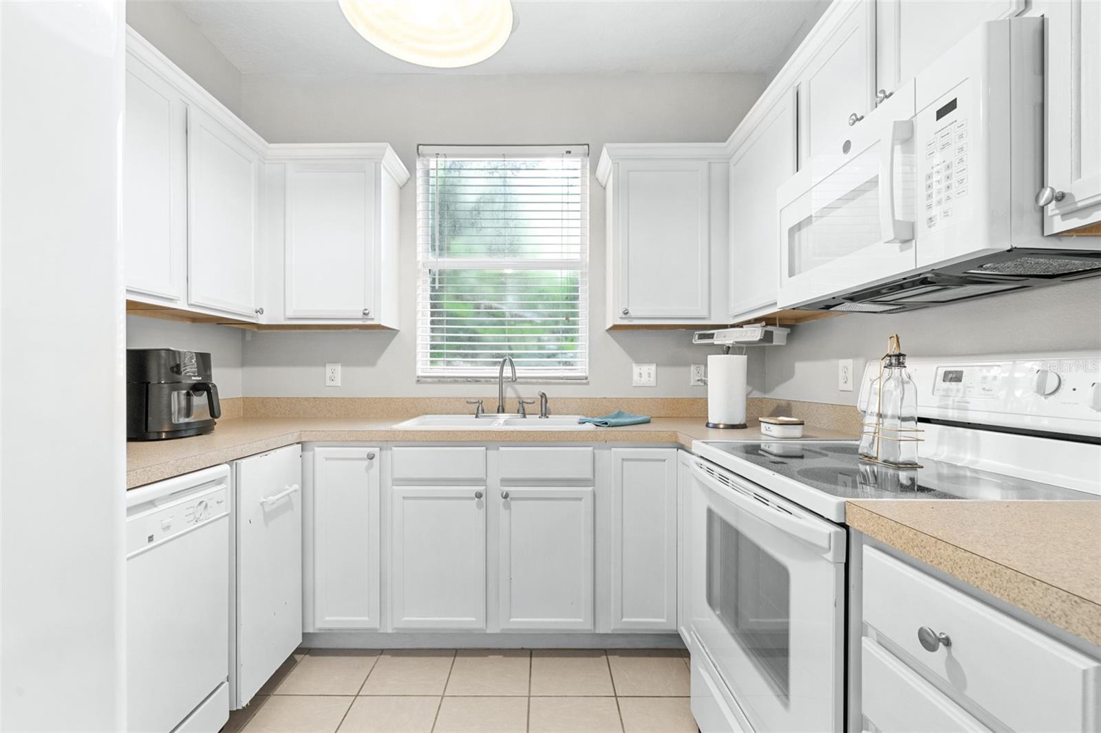 OAK VALLEY TWNHMS - Residential