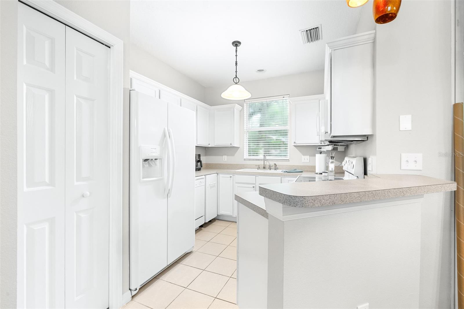 OAK VALLEY TWNHMS - Residential