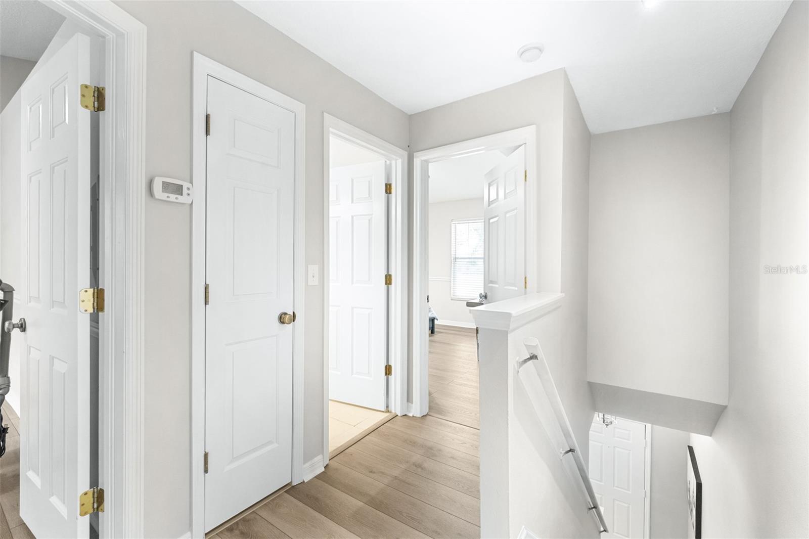 OAK VALLEY TWNHMS - Residential