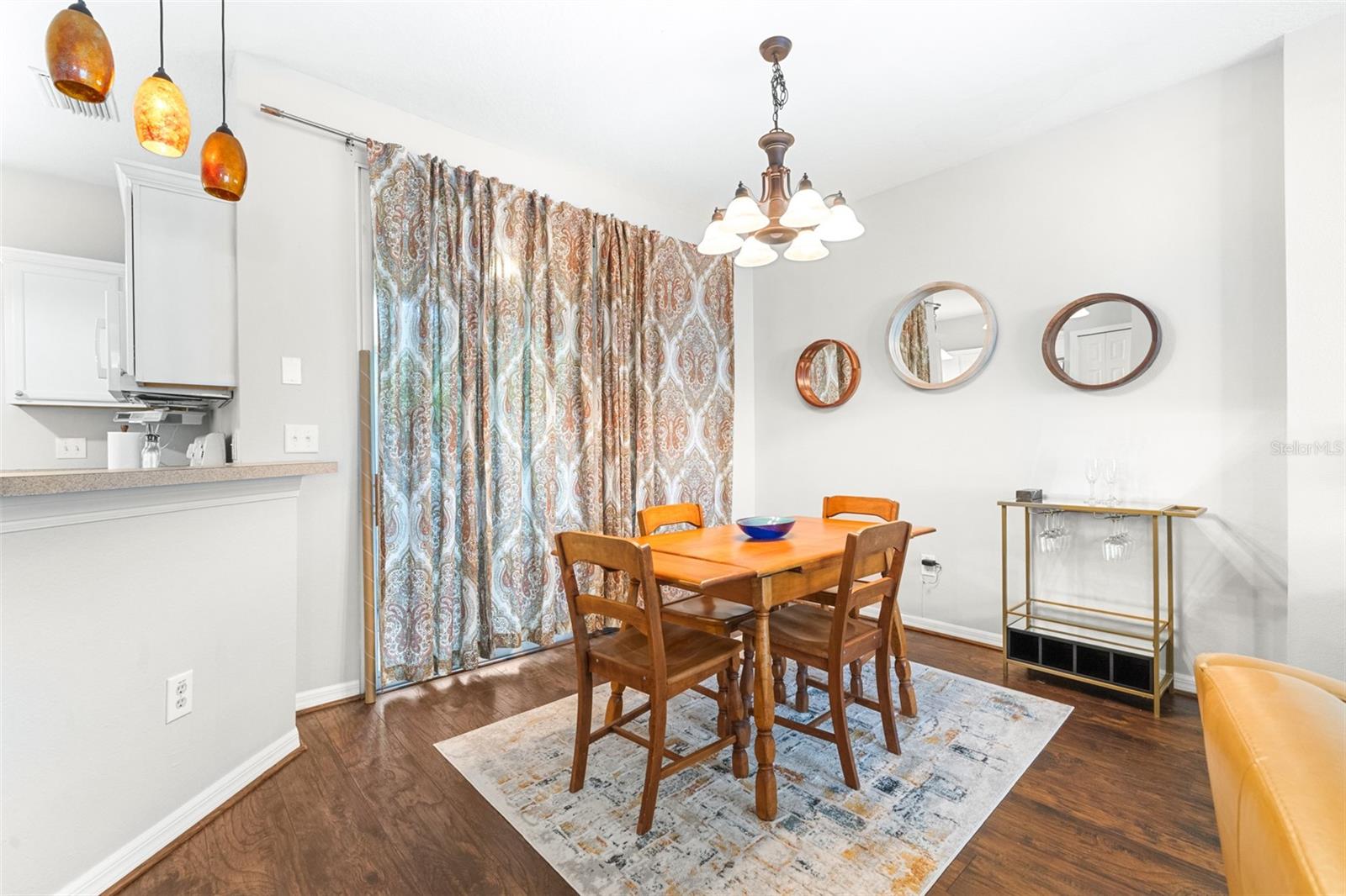 OAK VALLEY TWNHMS - Residential