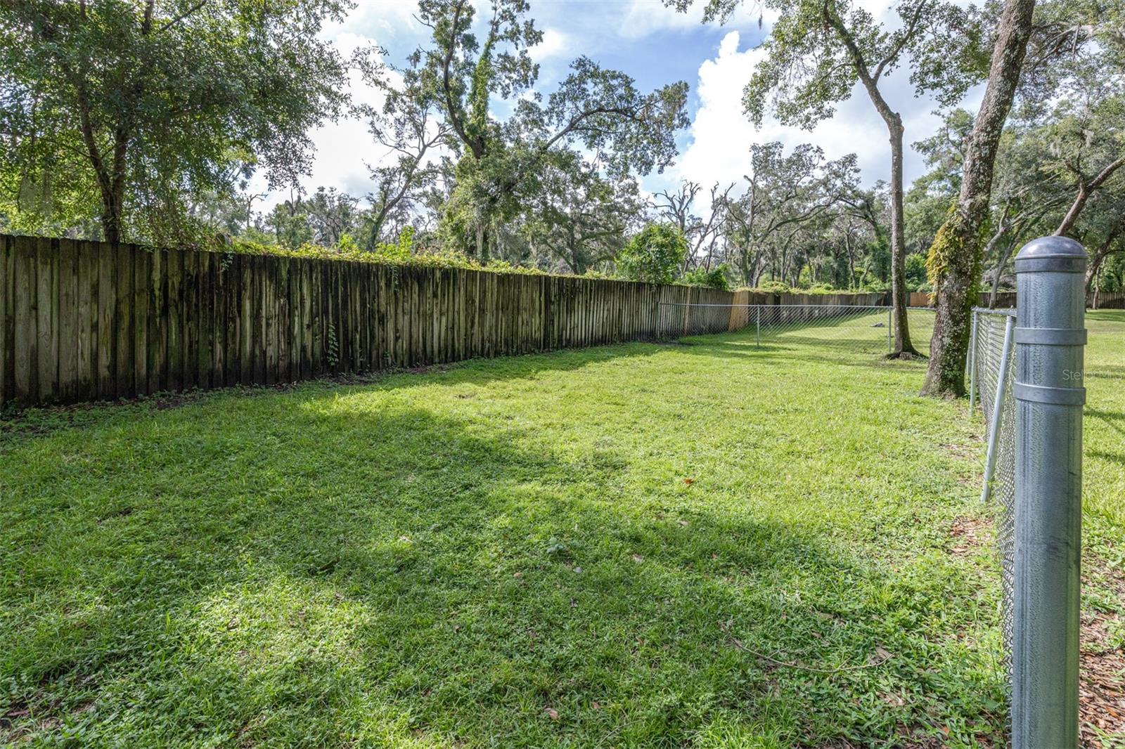 OAK VALLEY TWNHMS - Residential