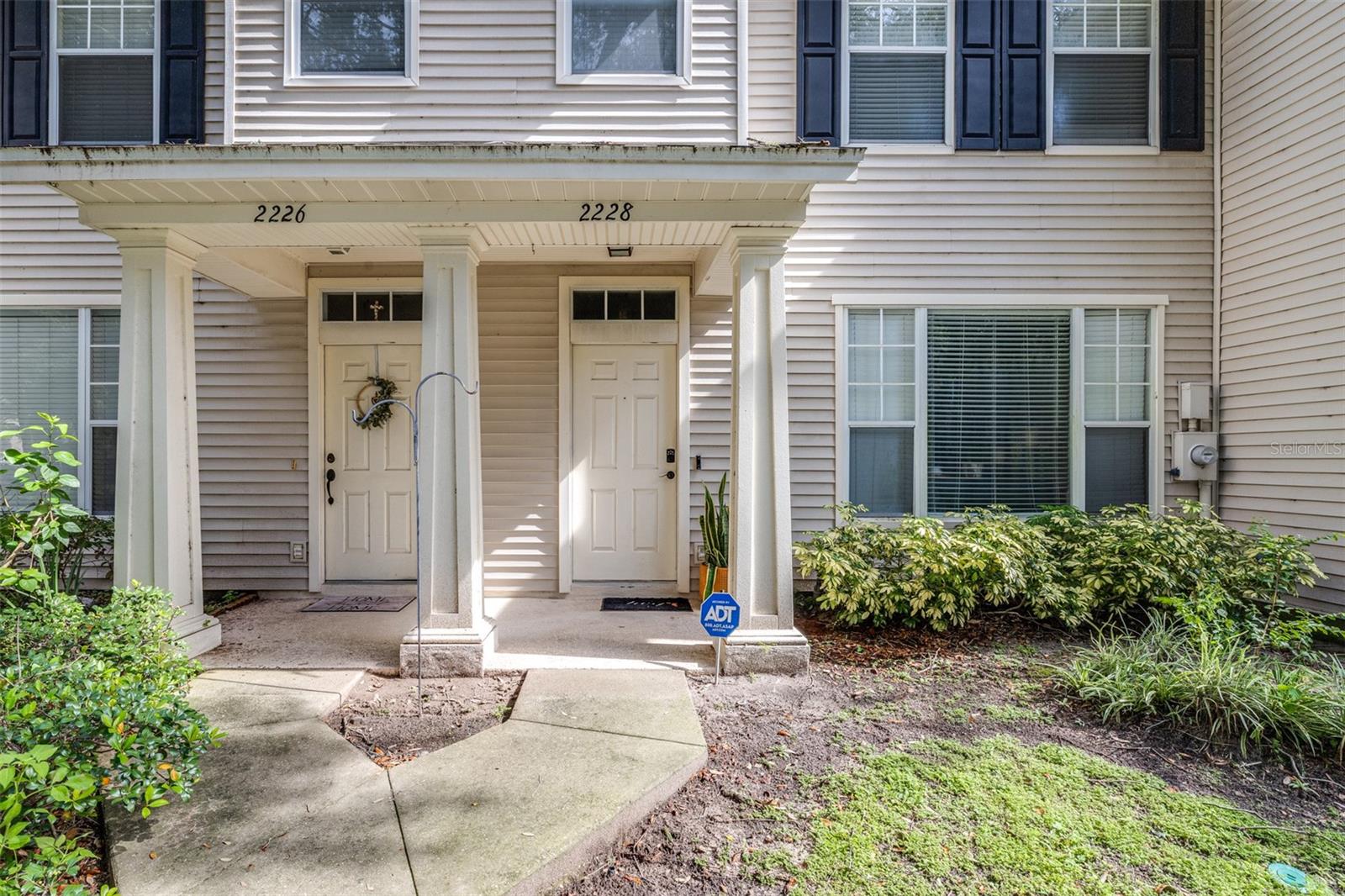 OAK VALLEY TWNHMS - Residential