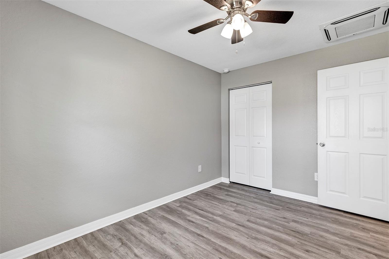 SILVER SPGS SHORES - Residential