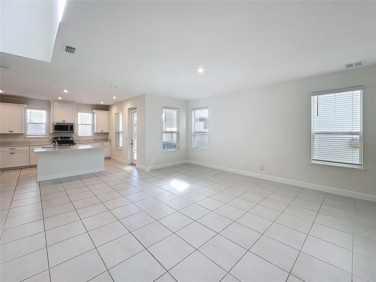 ENCLAVE/HAMLIN - Residential Lease