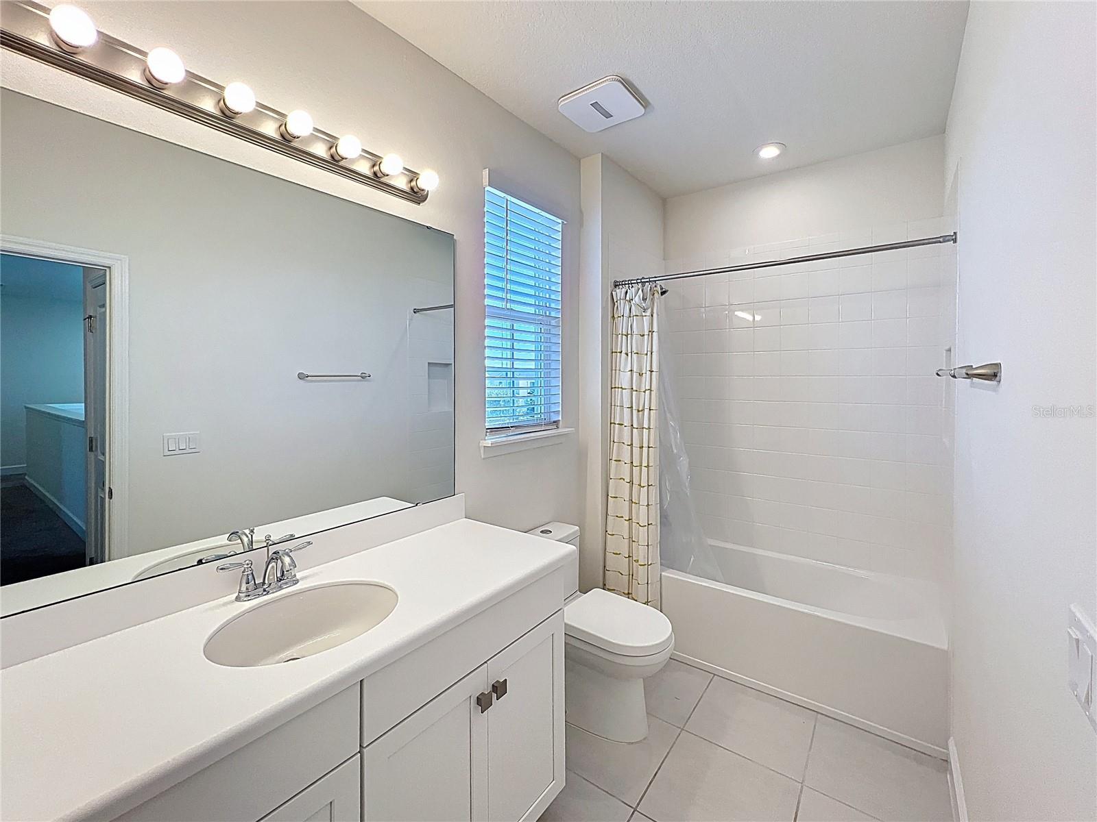 ENCLAVE/HAMLIN - Residential Lease