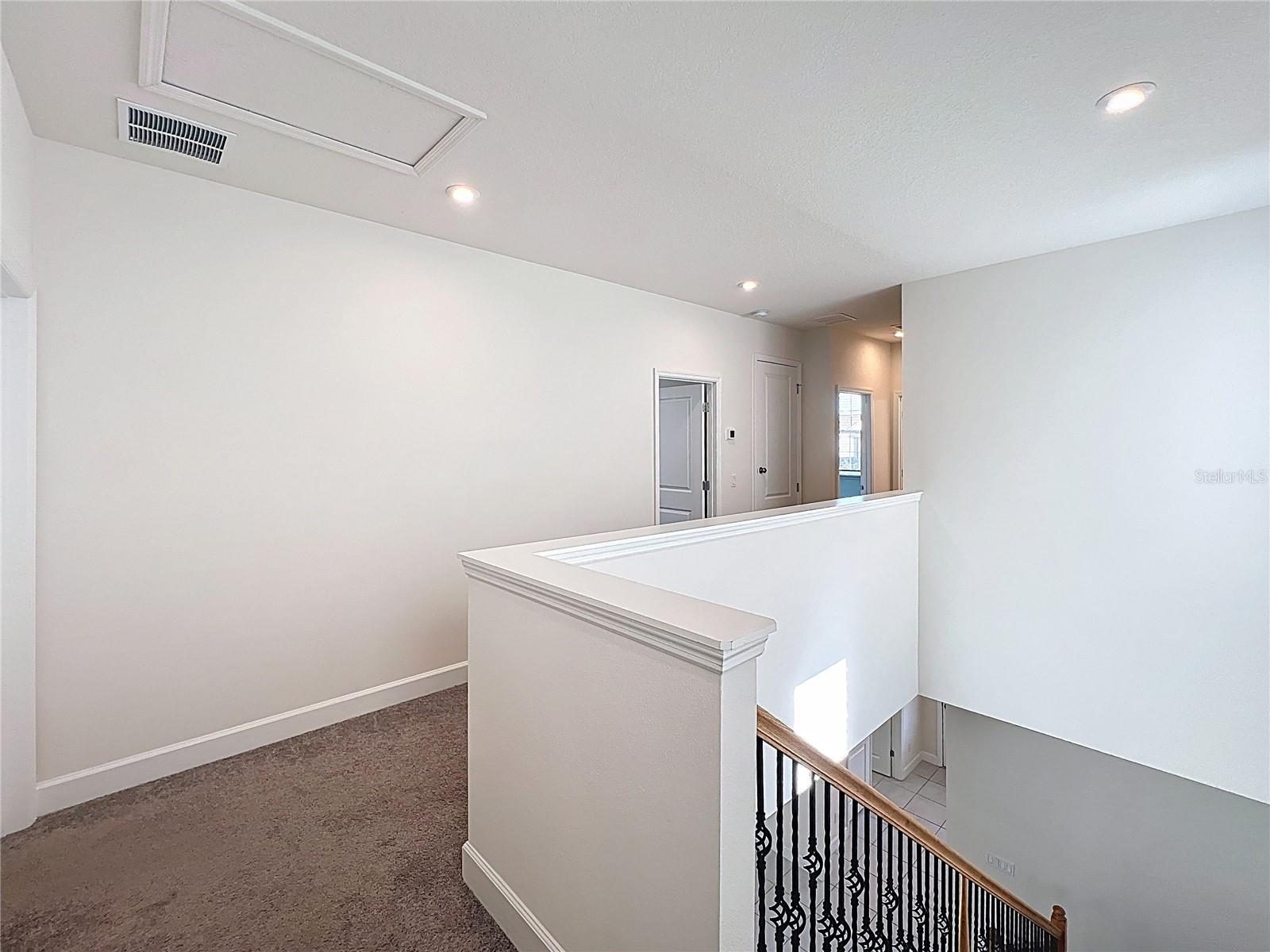 ENCLAVE/HAMLIN - Residential Lease