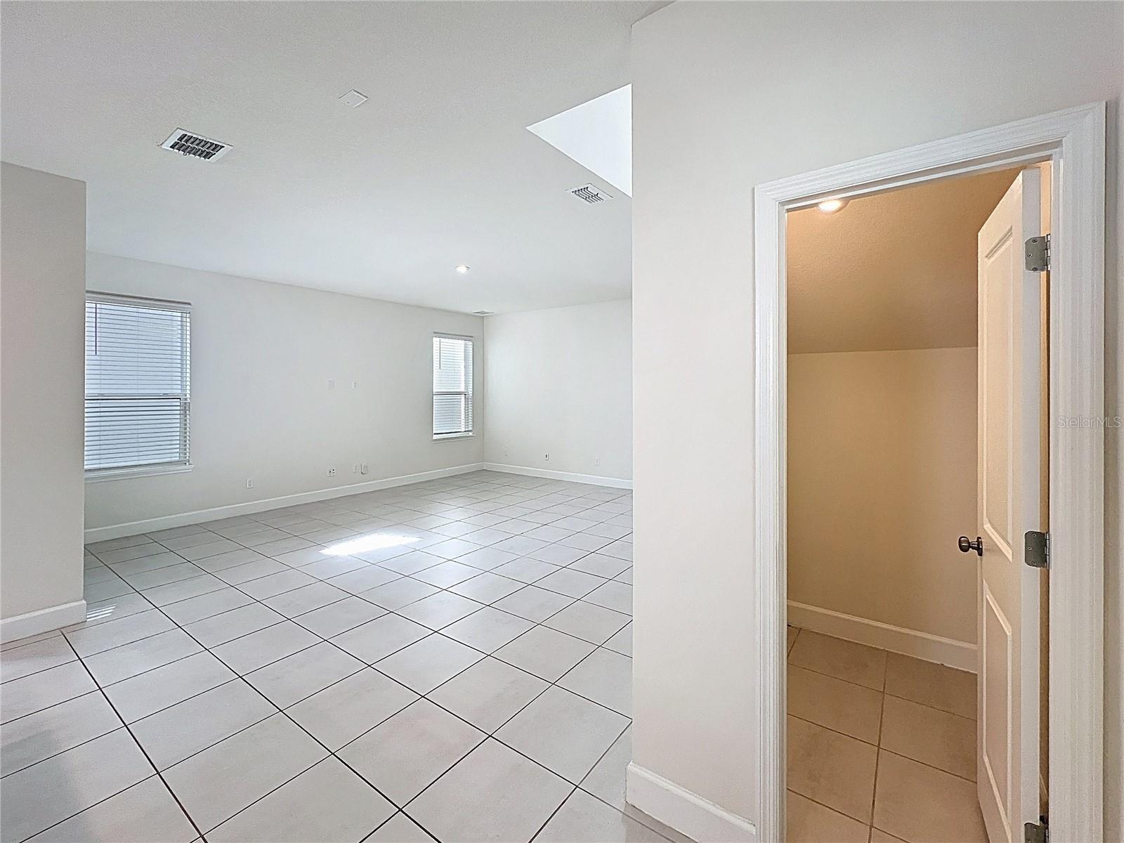 ENCLAVE/HAMLIN - Residential Lease