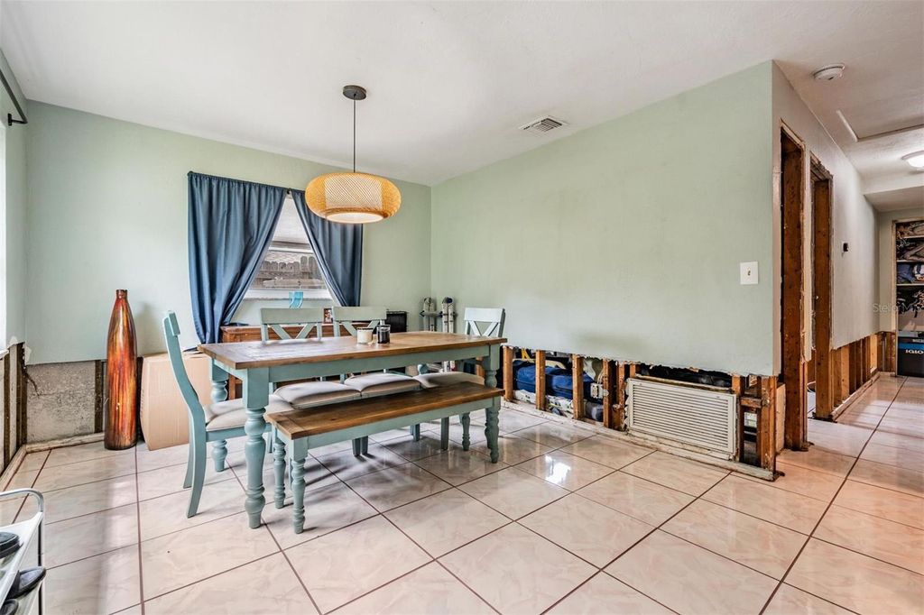 Photo of 977 27th Avenue S, St Petersburg, FL 33705 (MLS # TB8434332)