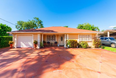 A home in TAMPA