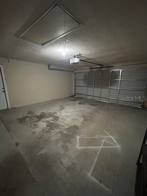 LAKEWOOD AT THE CROSSINGS UNIT 5 - Residential Lease