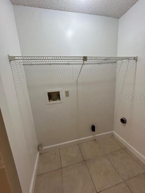 LAKEWOOD AT THE CROSSINGS UNIT 5 - Residential Lease