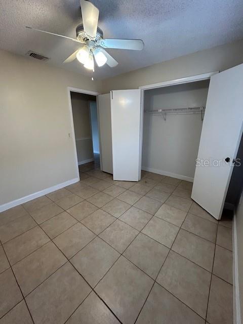 LAKEWOOD AT THE CROSSINGS UNIT 5 - Residential Lease