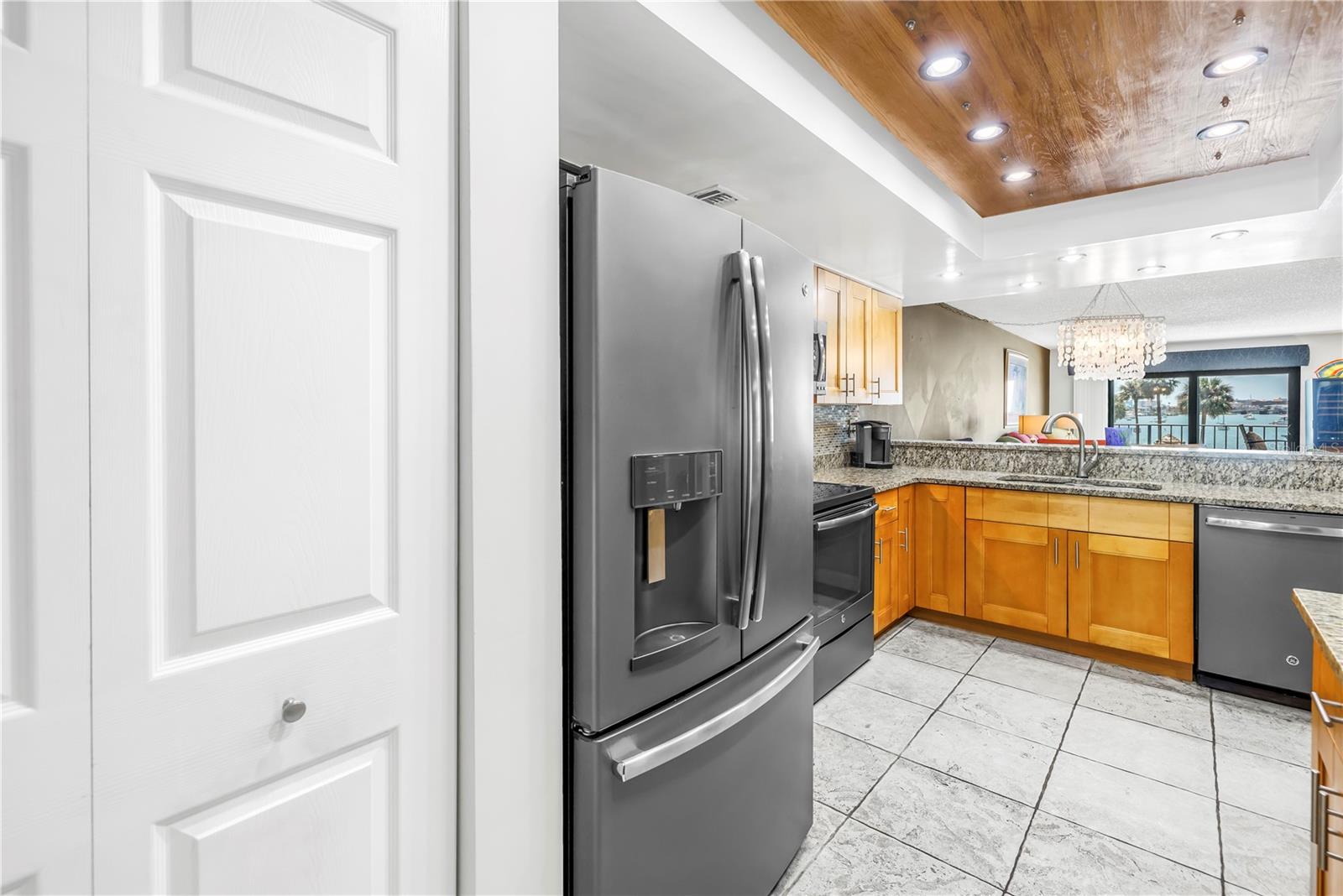 650 ISLAND WAY CONDO - Residential