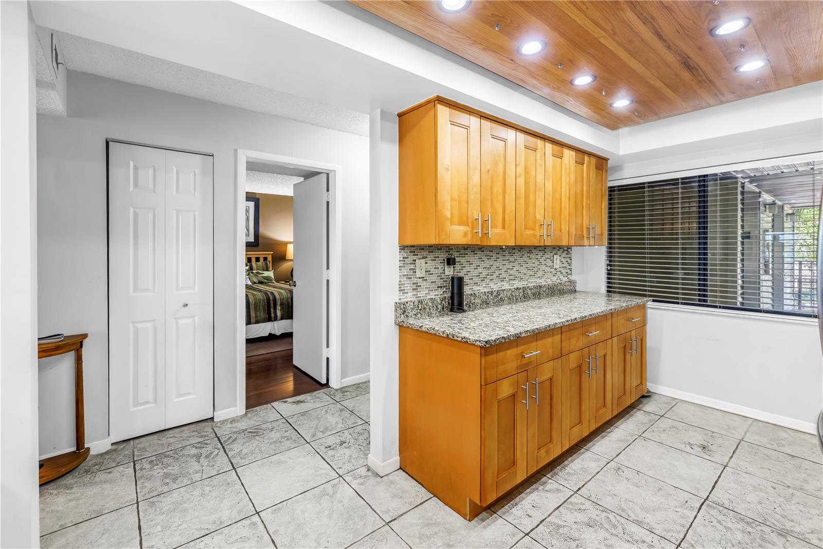 650 ISLAND WAY CONDO - Residential