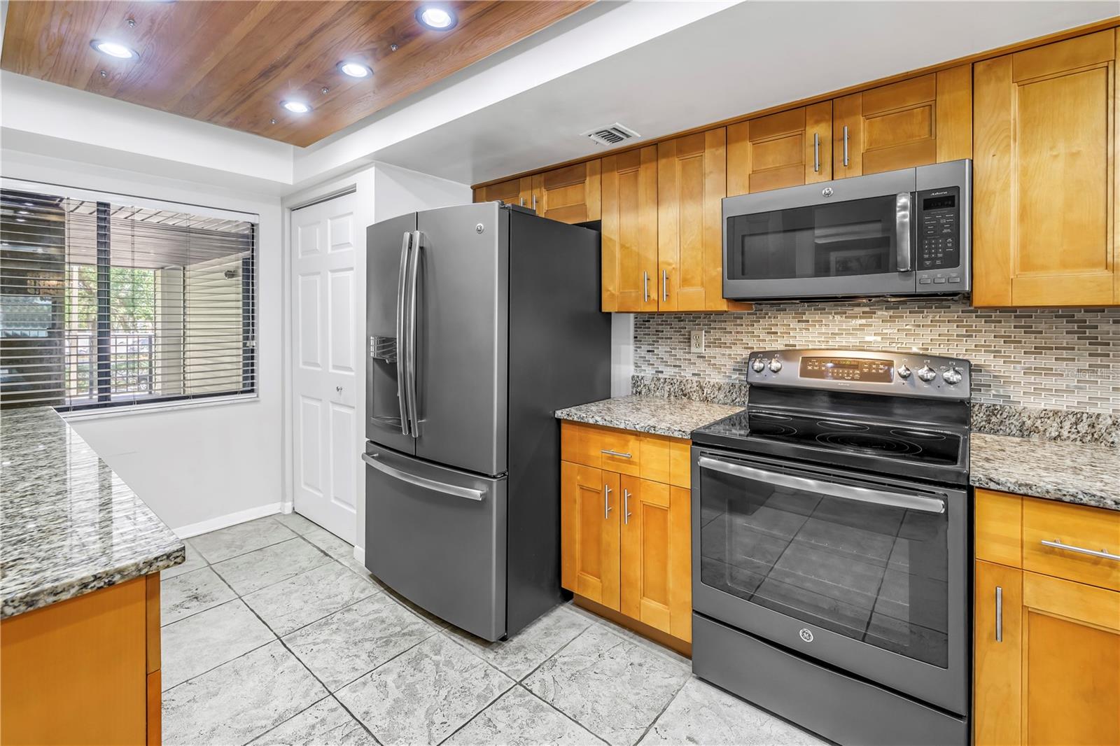 650 ISLAND WAY CONDO - Residential