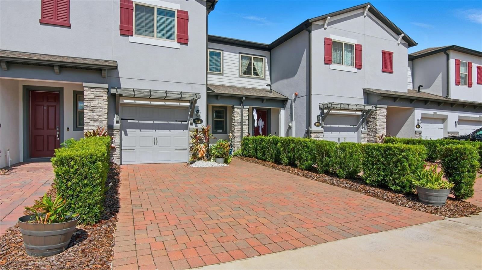 212 EVERTREE LOOP