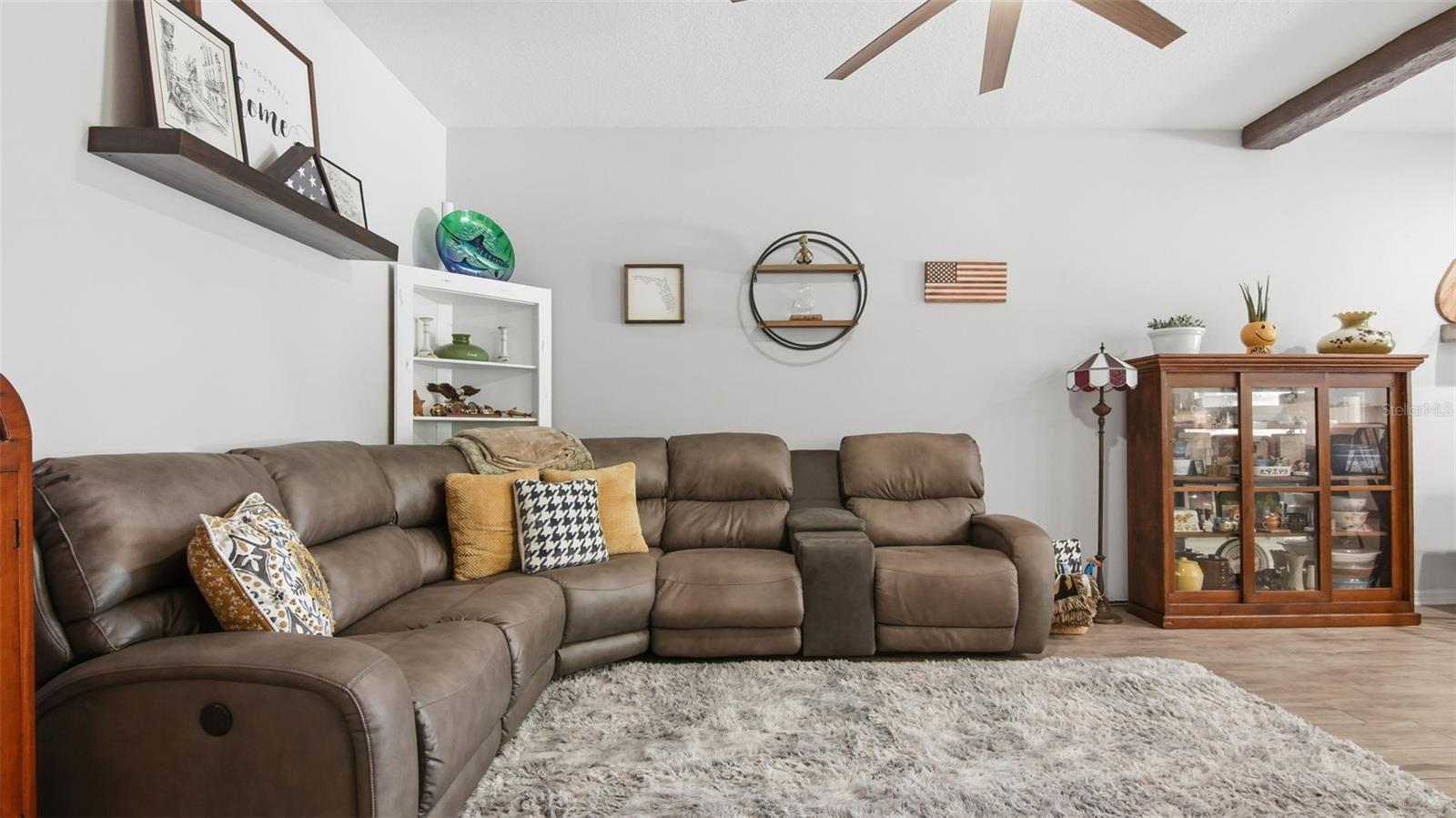 212 EVERTREE LOOP