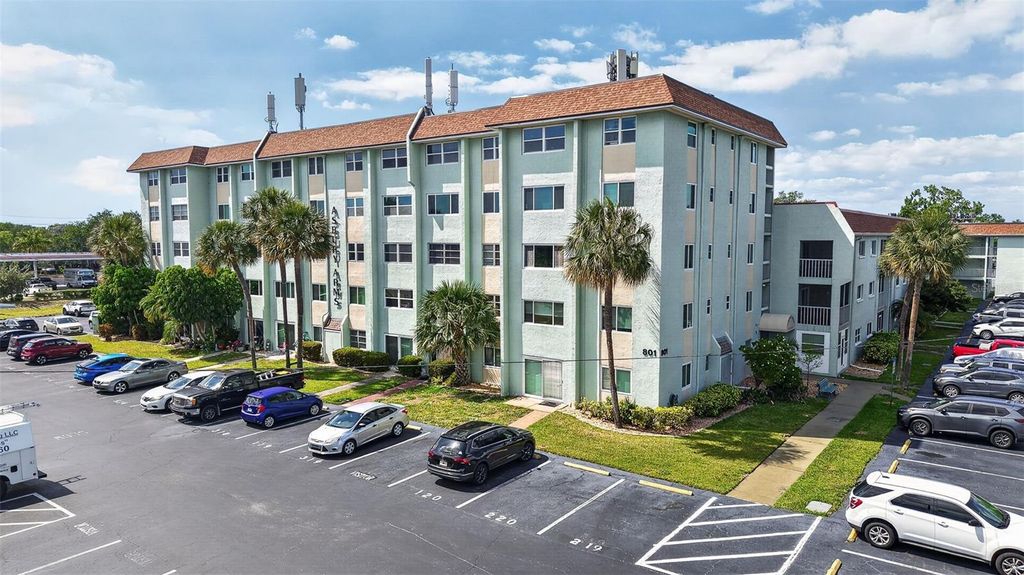 Photo of 801 83rd Avenue N #508, St Petersburg, FL 33702 (MLS # TB8486259)