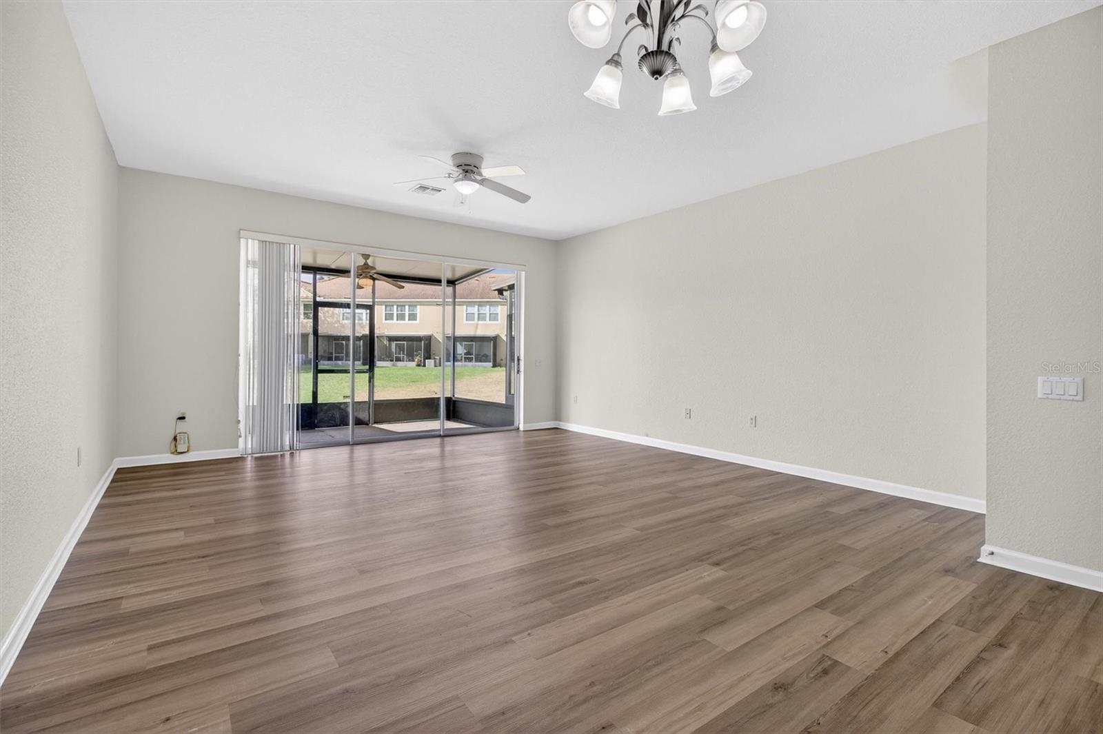 STONEBRIDGE LAKES CONDO PH 1 - Residential