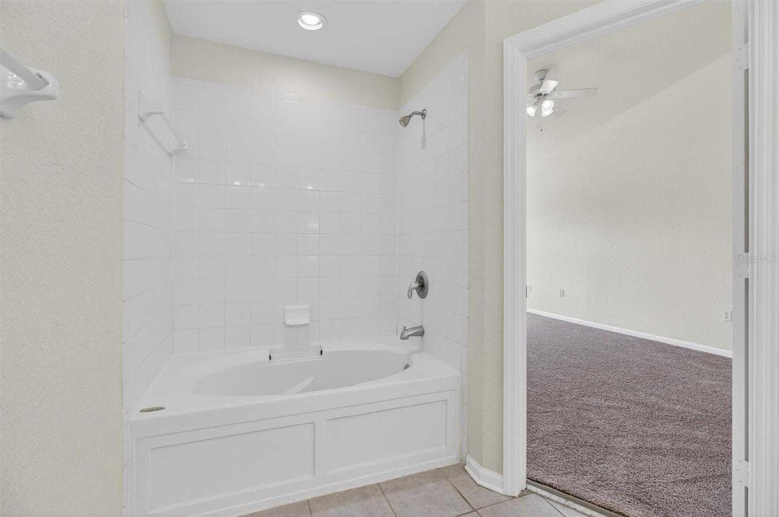 STONEBRIDGE LAKES CONDO PH 1 - Residential