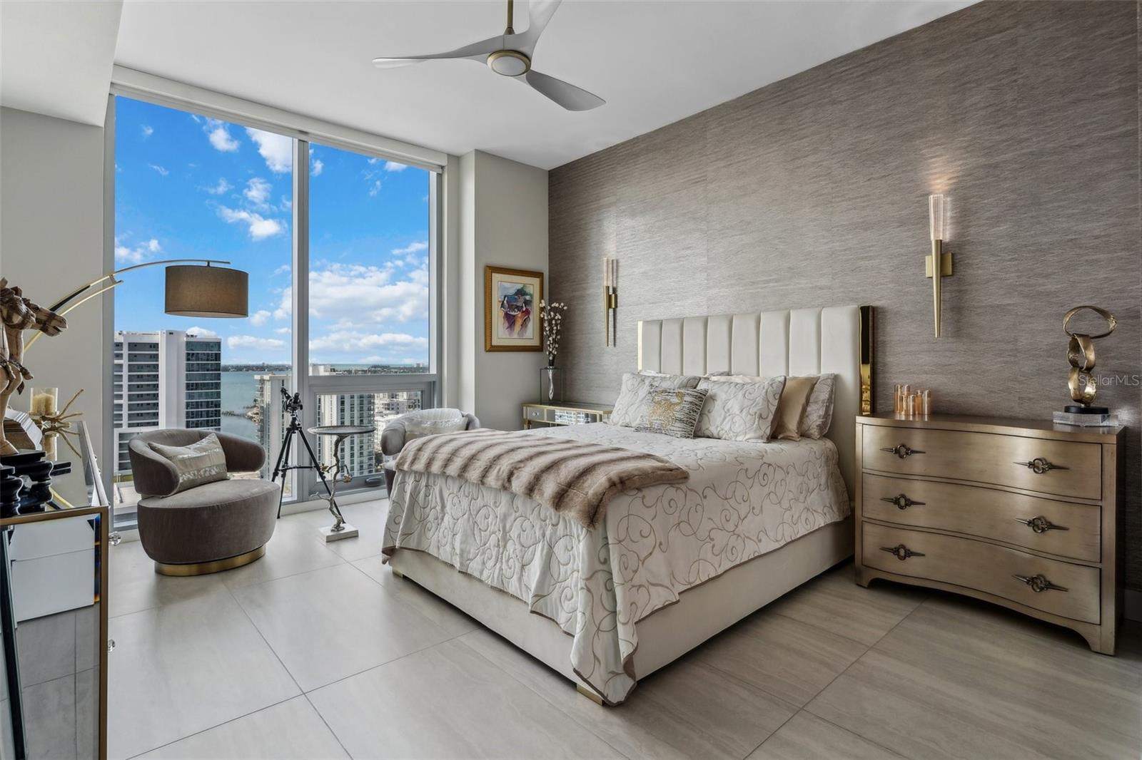 301 QUAY COMMONS 1709