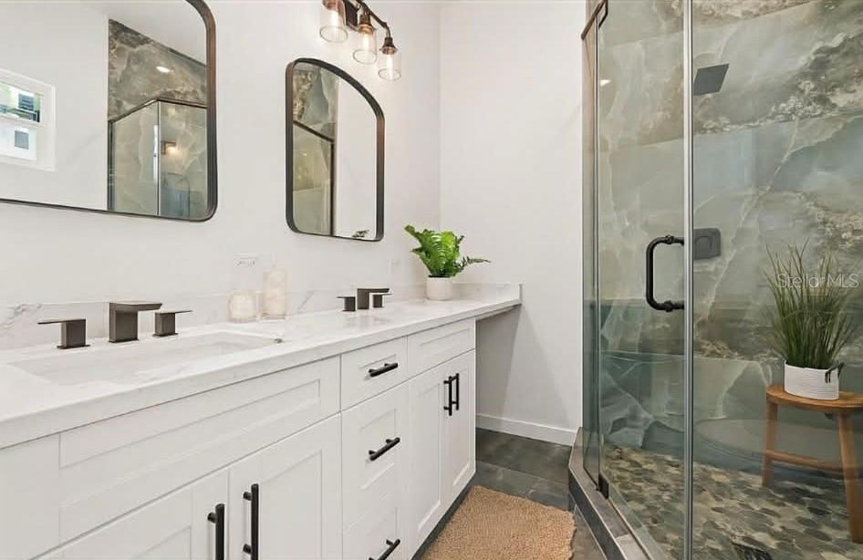 WASHINGTON SQUARE - Residential