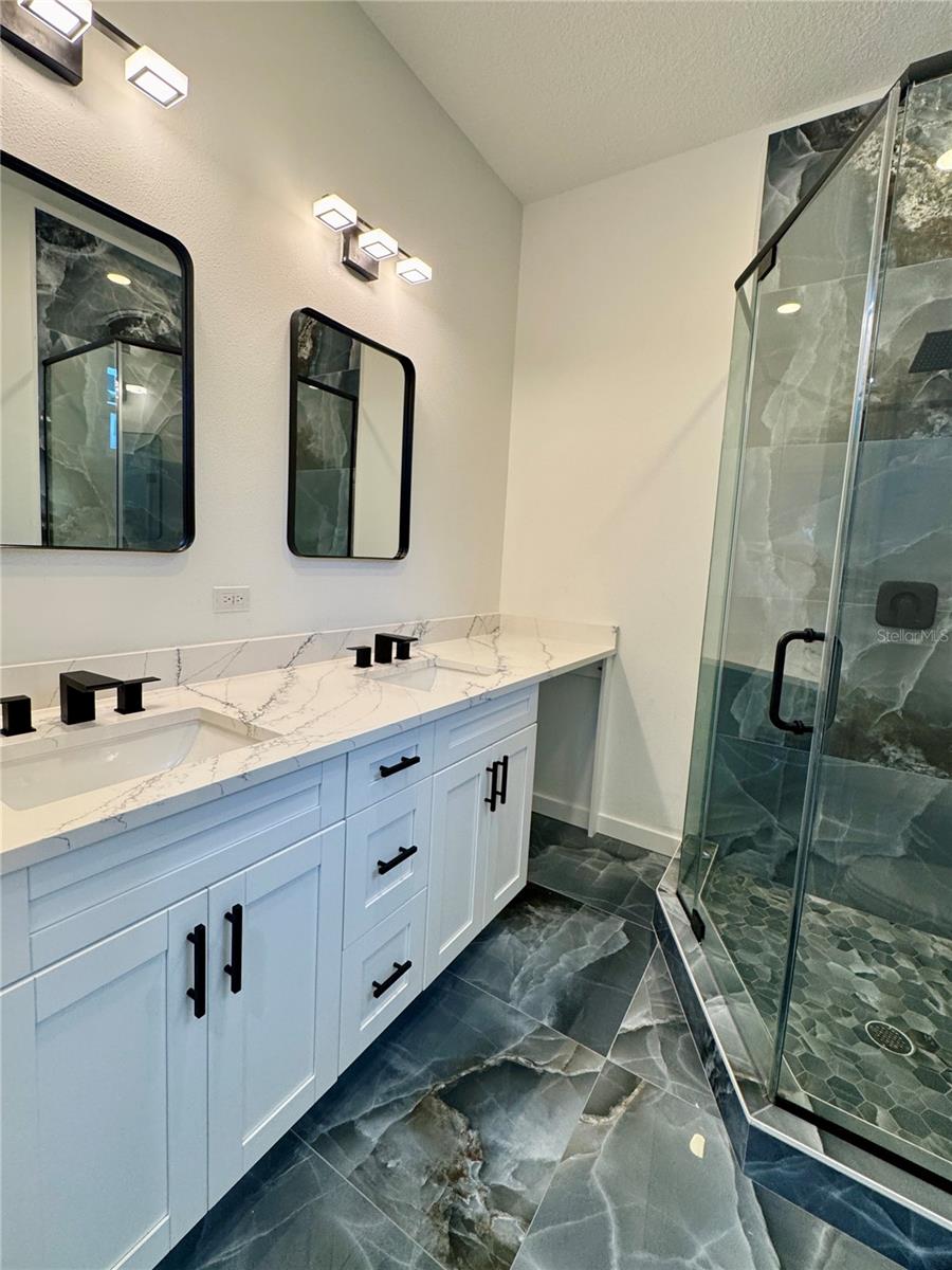 WASHINGTON SQUARE - Residential