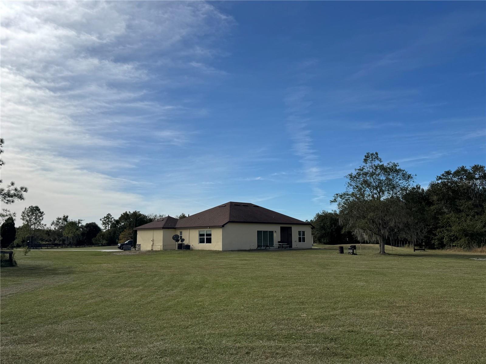 ACREAGE - Residential Lease