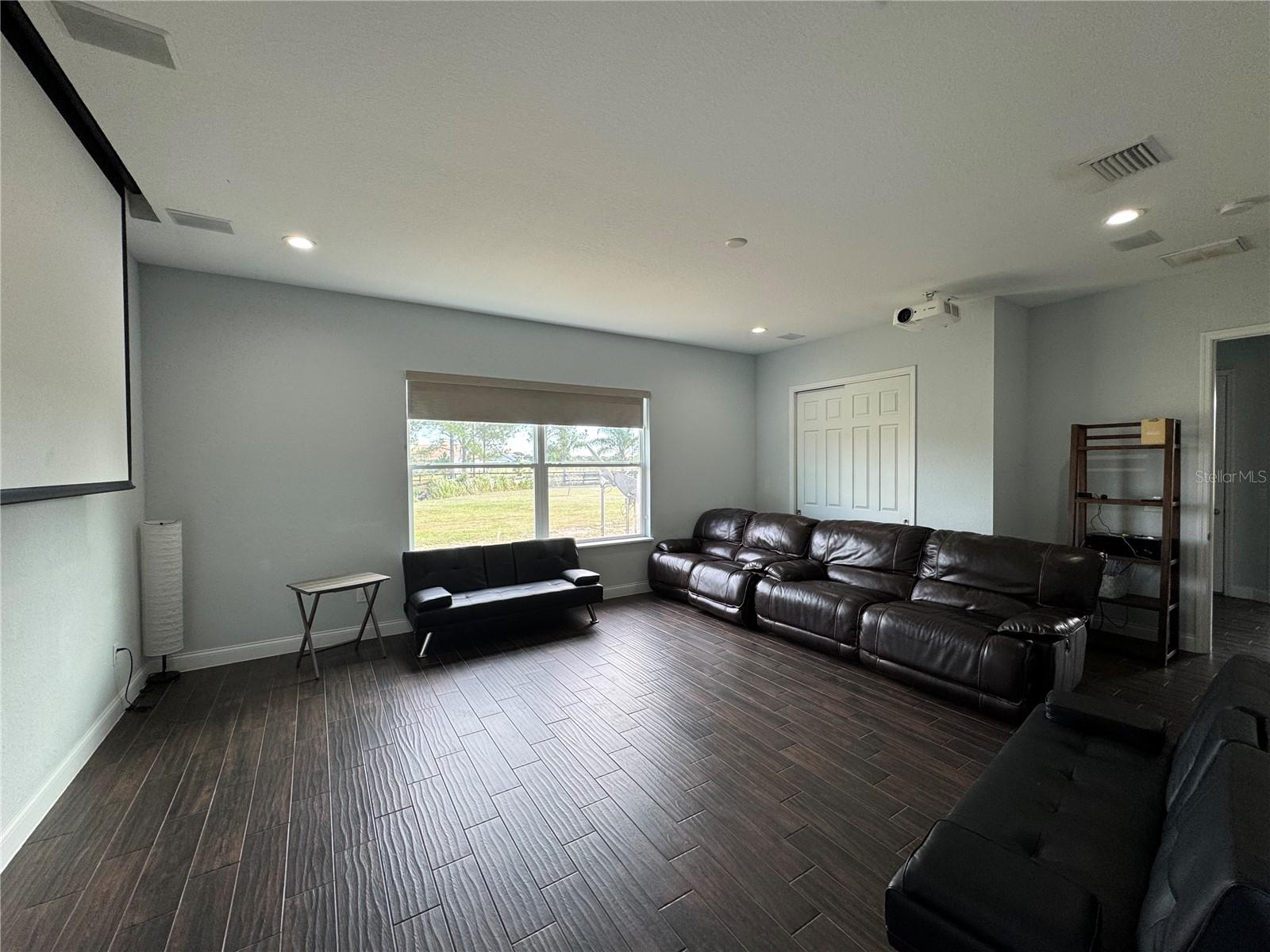 ACREAGE - Residential Lease