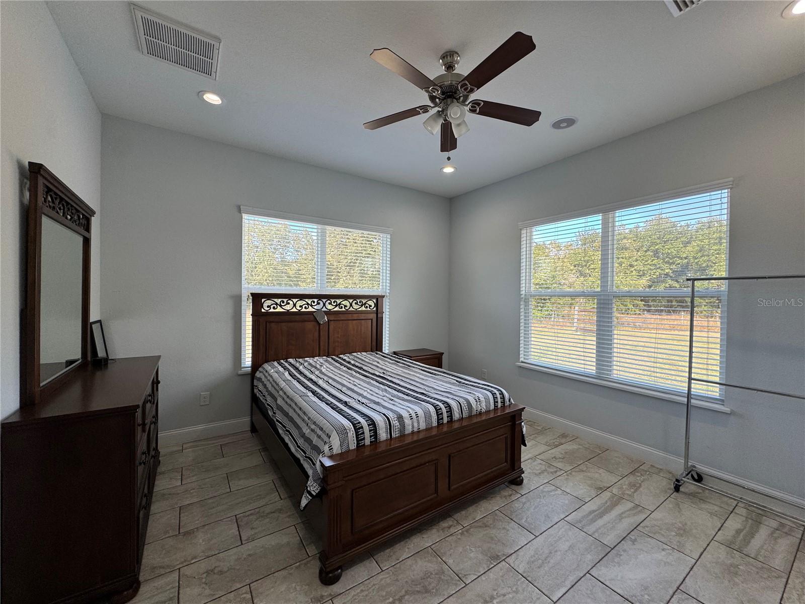 ACREAGE - Residential Lease