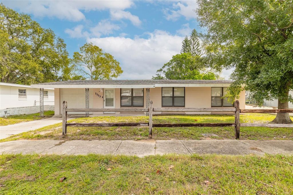 Photo of 1113 Berkshire Road, Daytona Beach, FL 32117 (MLS # V4945455)