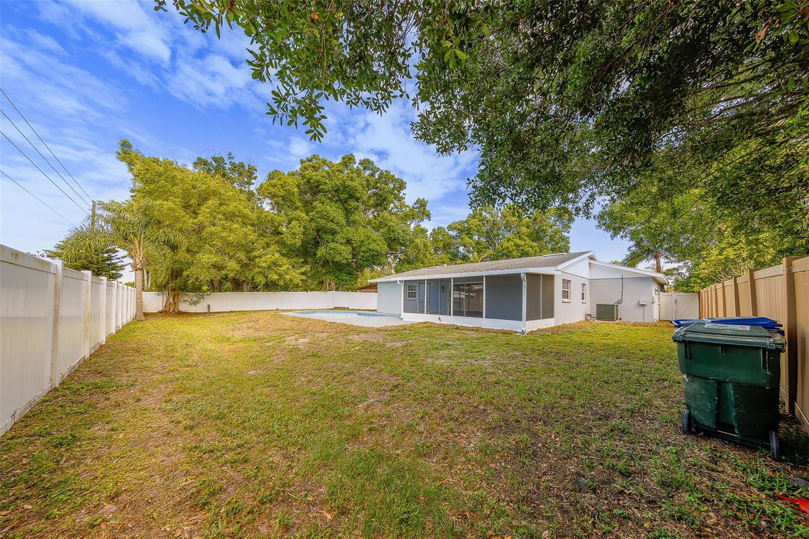 FLORAL GARDENS - Residential
