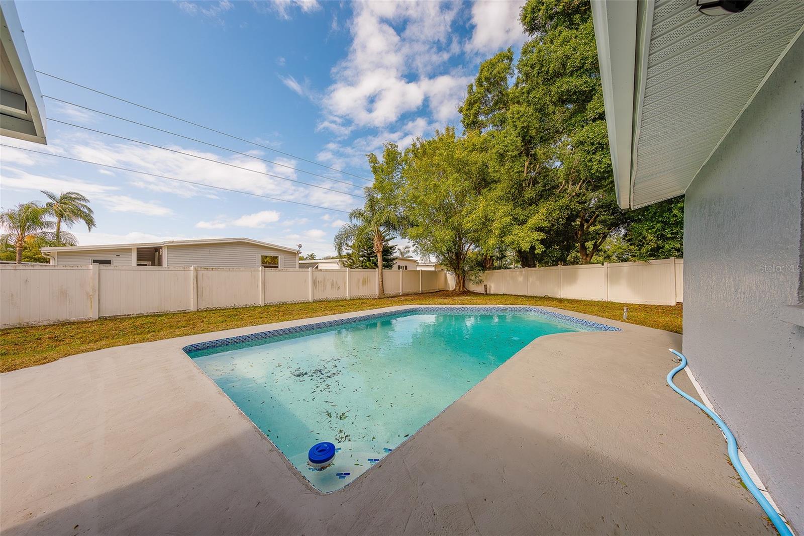 FLORAL GARDENS - Residential
