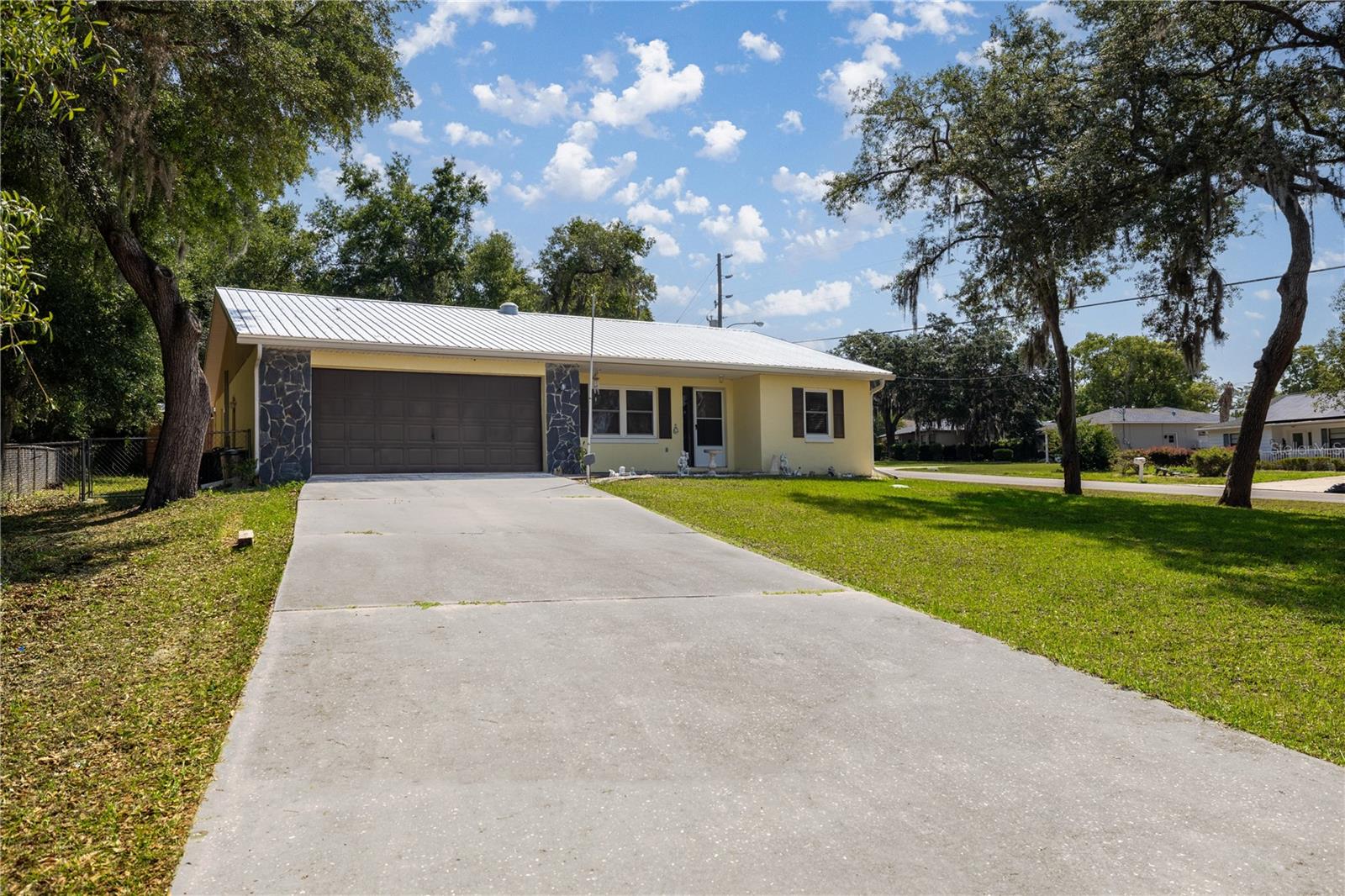 835 S ROSEMARY POINT