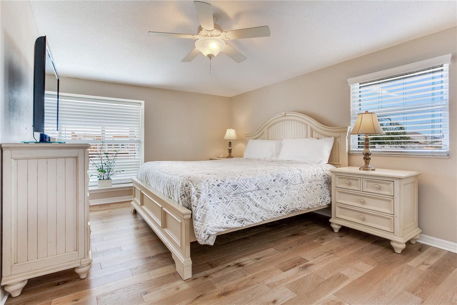 SUNRAY BEACH HOMES - Residential