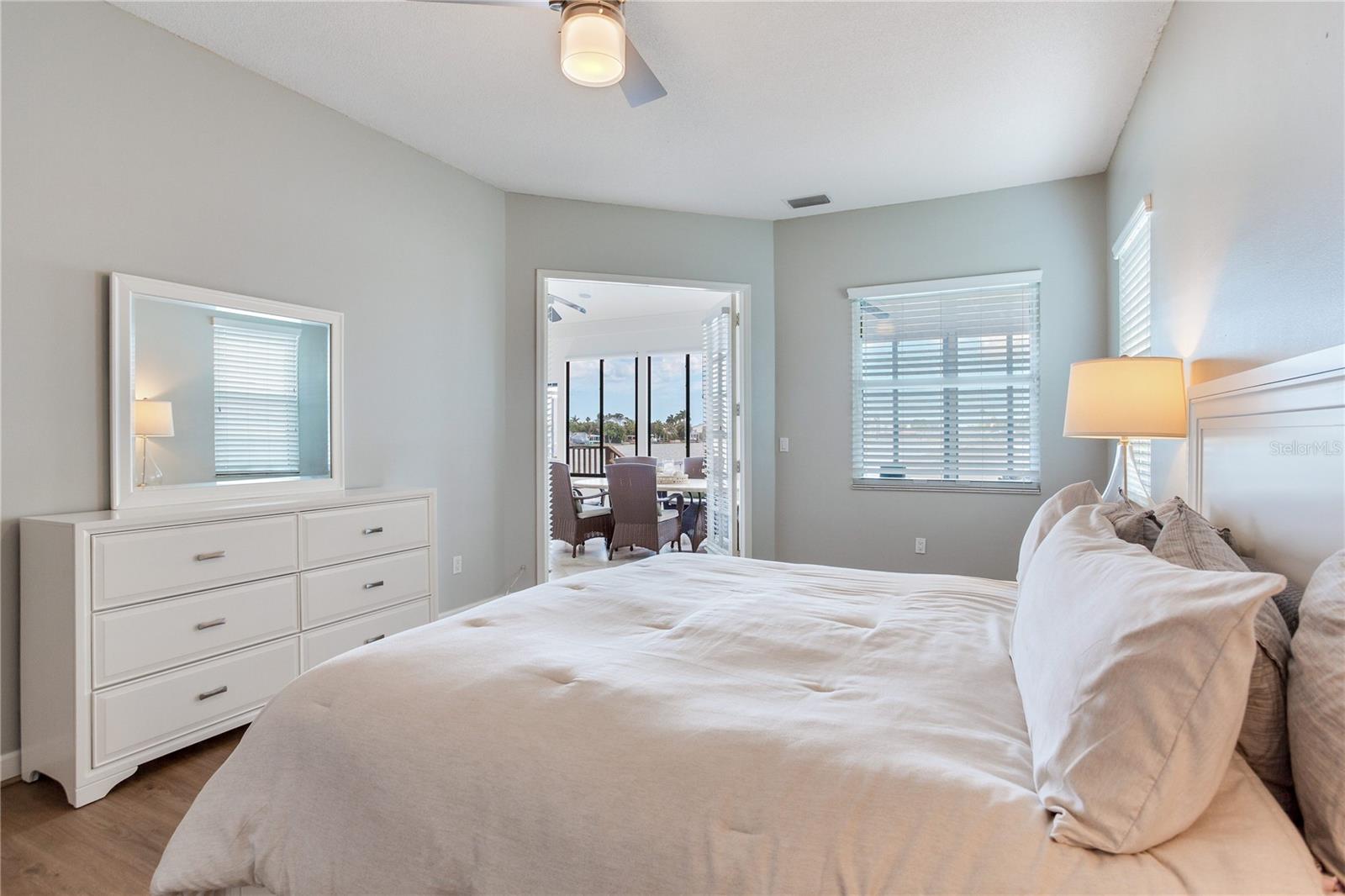 SUNRAY BEACH HOMES - Residential