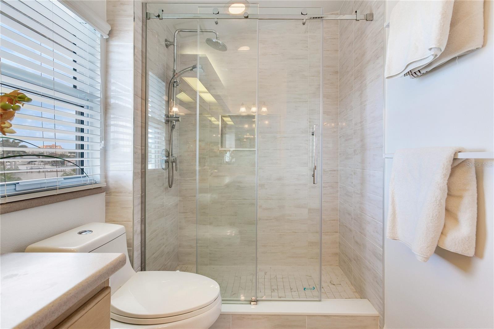 SUNRAY BEACH HOMES - Residential