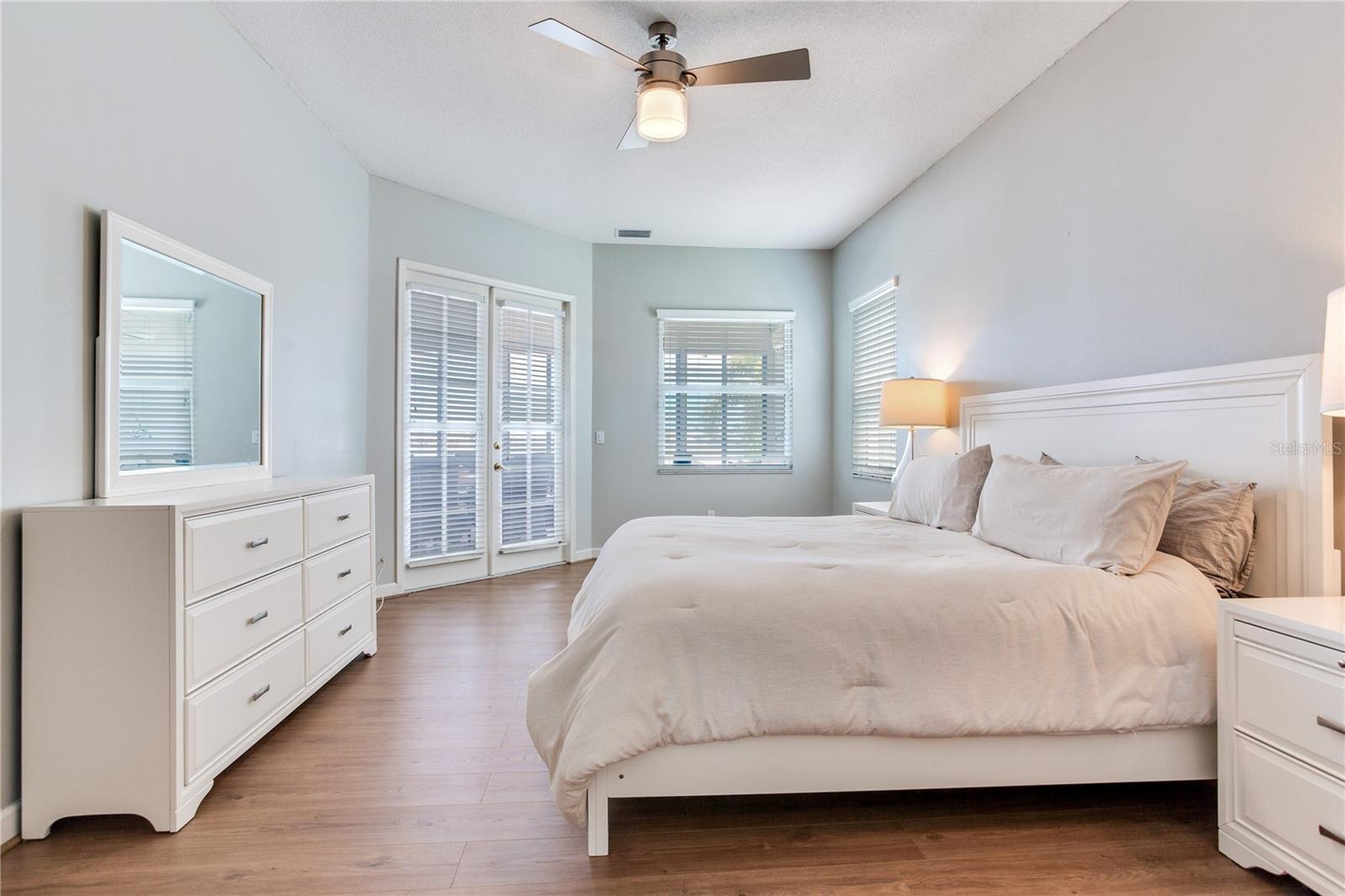 SUNRAY BEACH HOMES - Residential