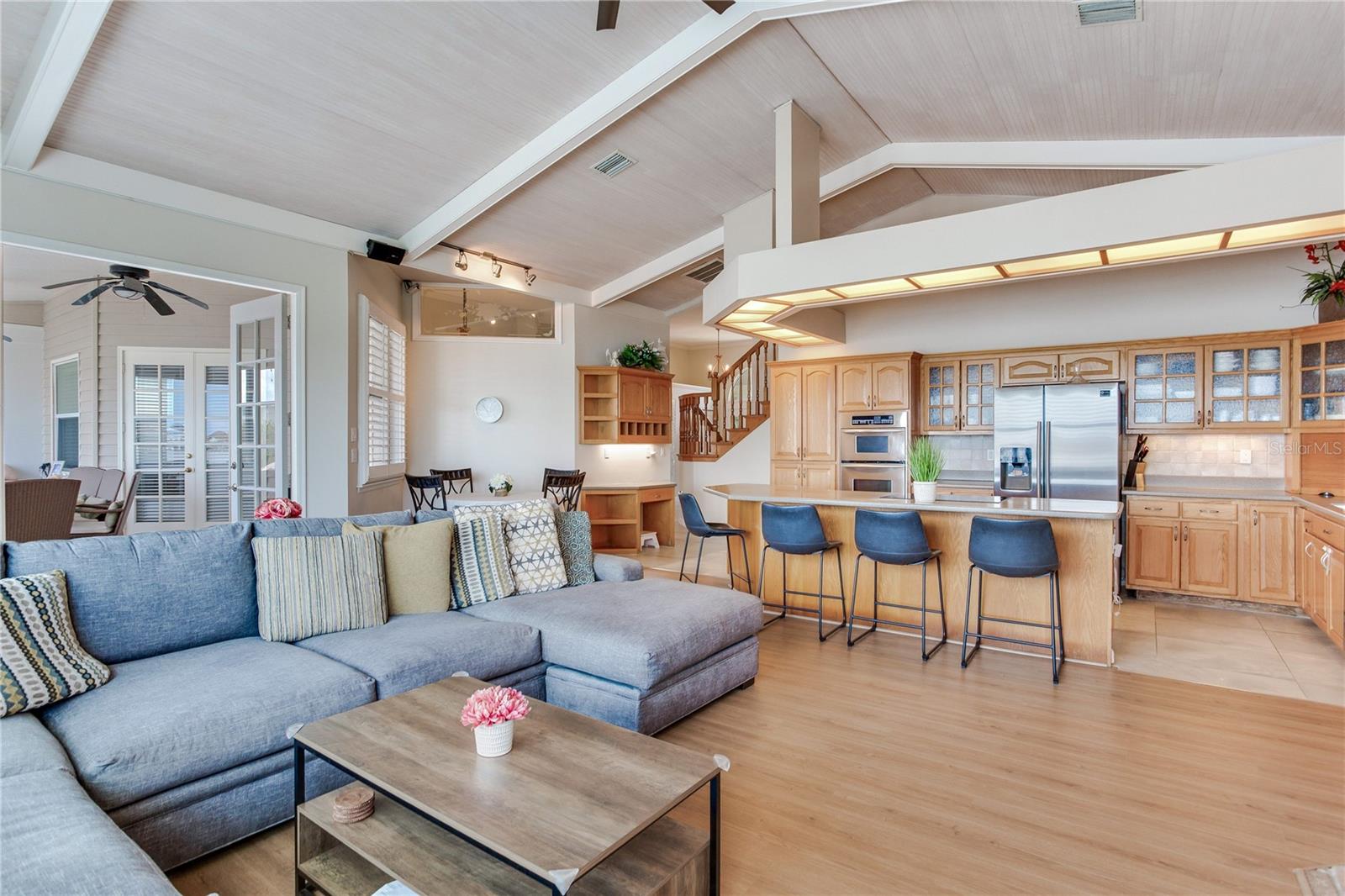 SUNRAY BEACH HOMES - Residential