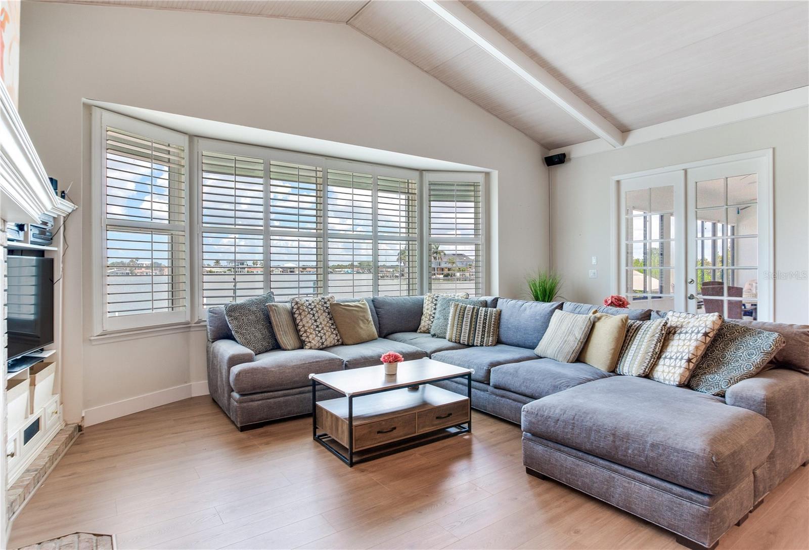 SUNRAY BEACH HOMES - Residential