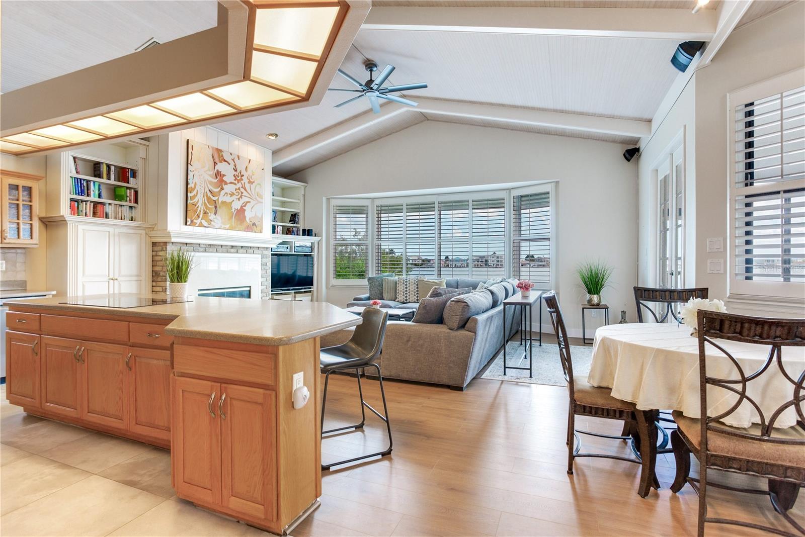 SUNRAY BEACH HOMES - Residential